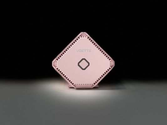 Pembersih Udara Putih Kompak untuk Ruang Kecil dan Mobil Menghilangkan Bau Asap Tembakau dan Cigar