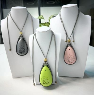 21 Jam Baterai Hidup Portable Wearable Air Filter untuk Perlindungan Alergen 96*56*33mm